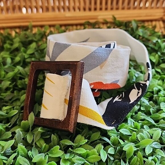 Vintage Cloth Belt With Wooden Buckle - Picture 3 of 6